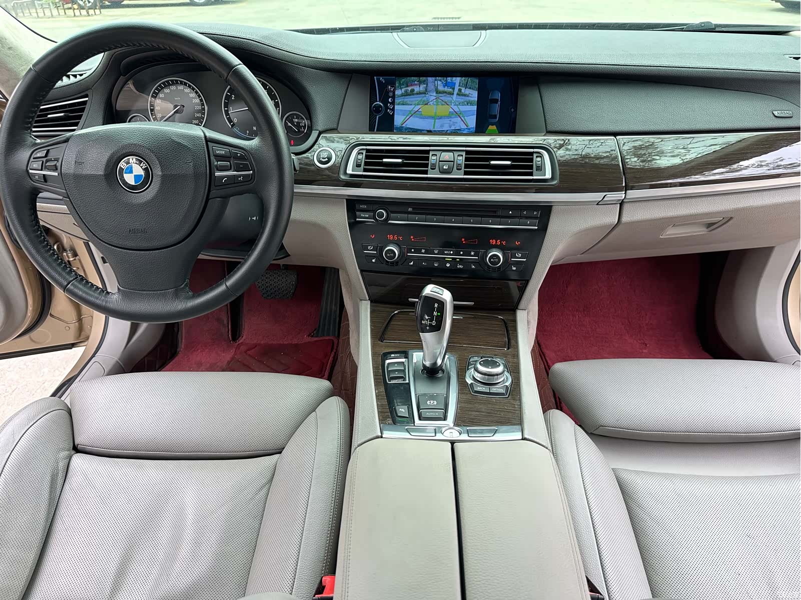 BMW 7 Series, 2010 12