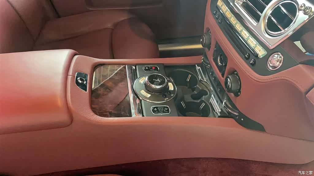Rolls-Royce Ghost, 2016 6