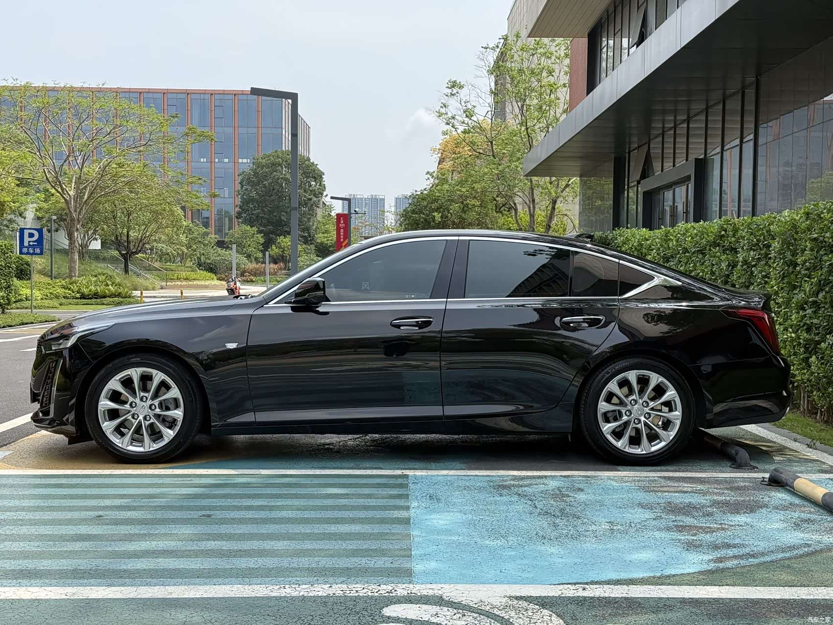 Cadillac CT5, 2022 все фото