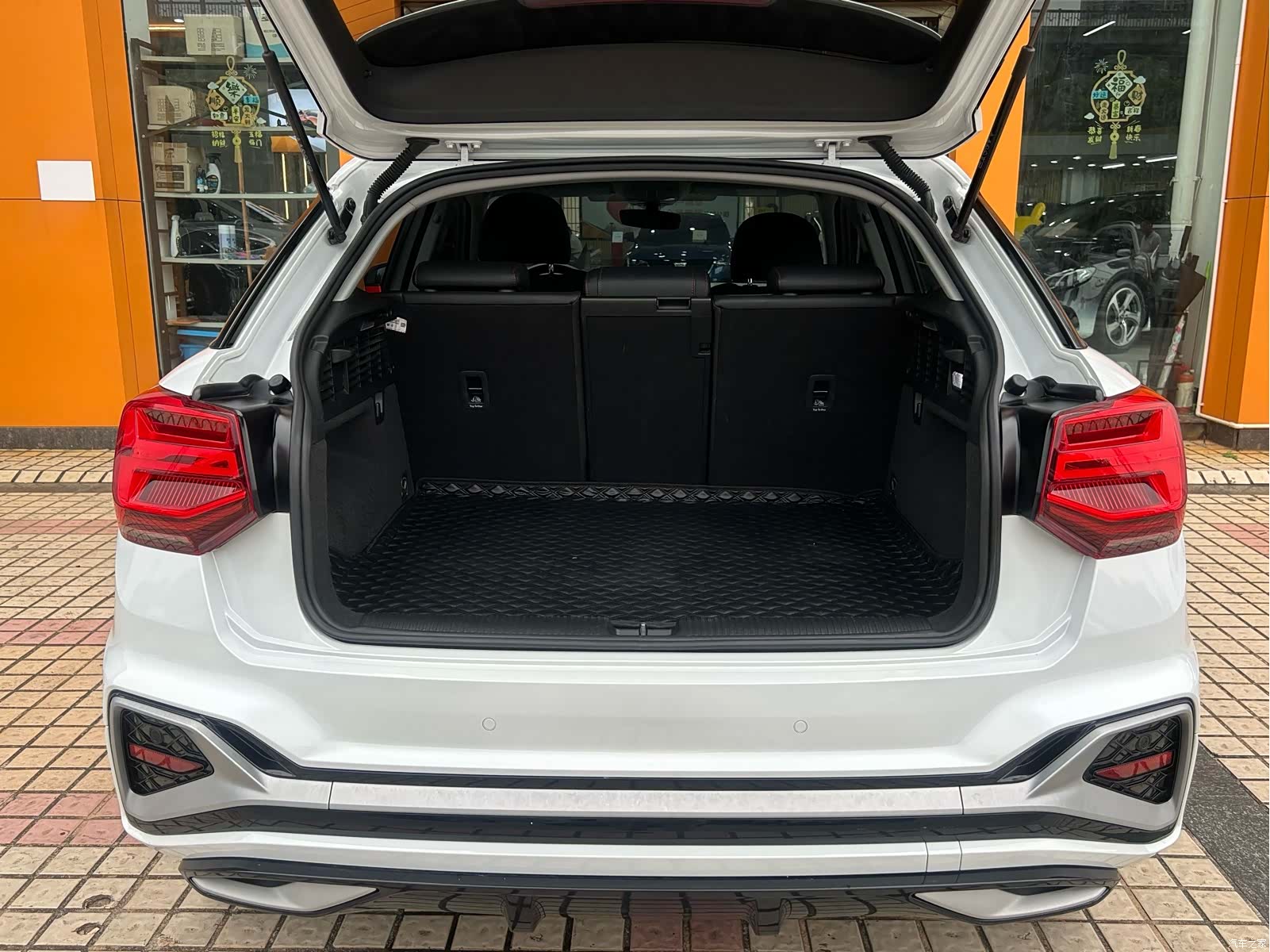 Audi Q2L, 2023 26