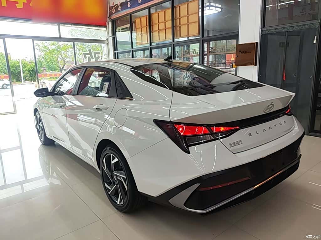 Hyundai Elantra, 2026 23