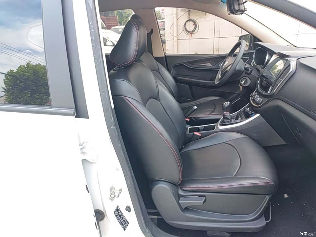 Wuling 560, 2017 25