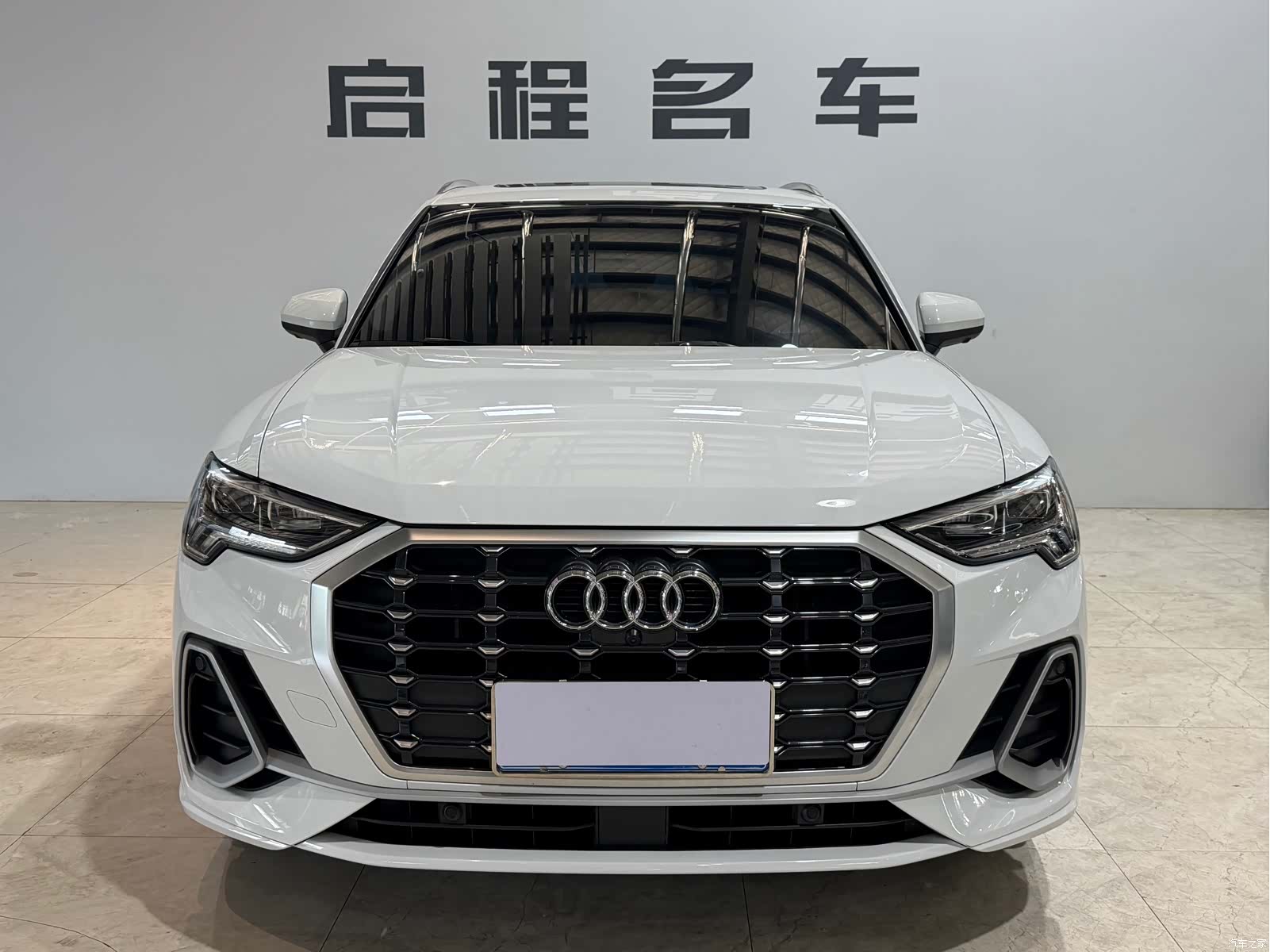 Audi Q3, 2023 2