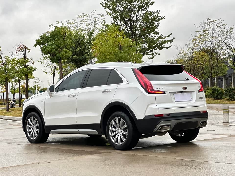 Cadillac XT4