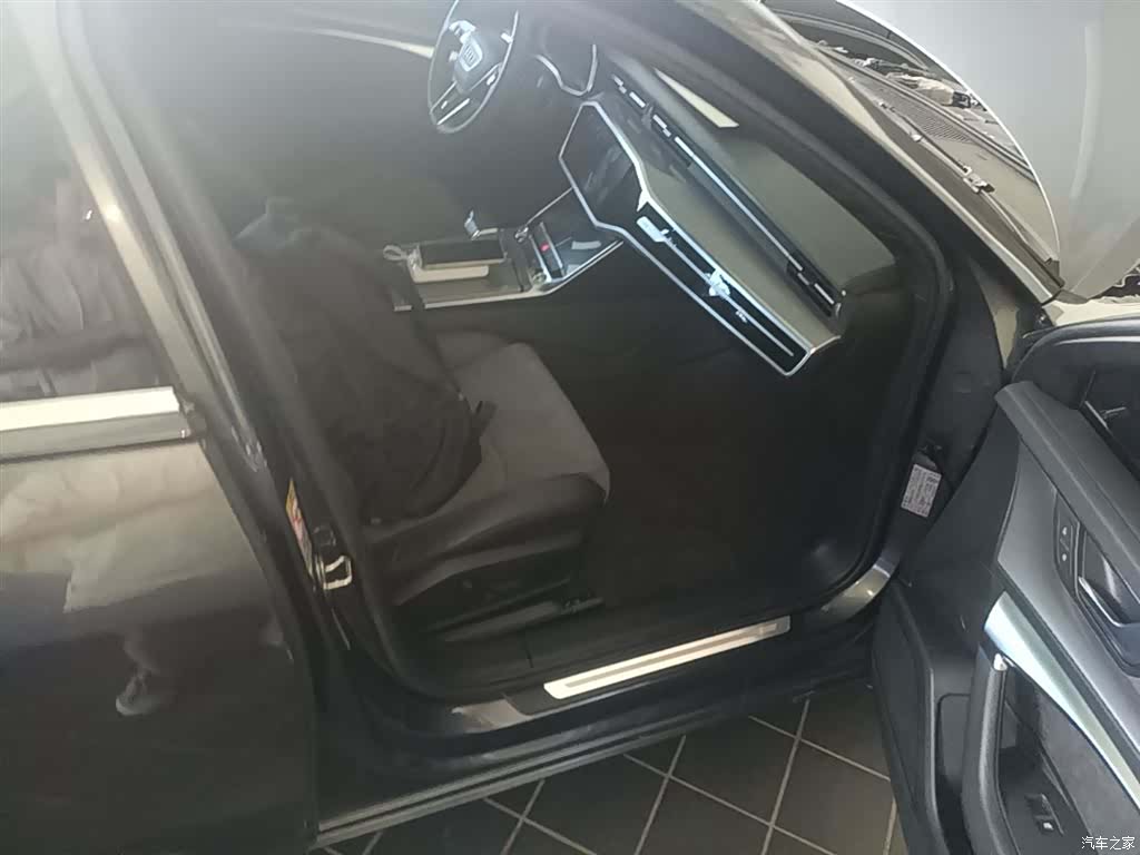 Audi A6L, 2019 11