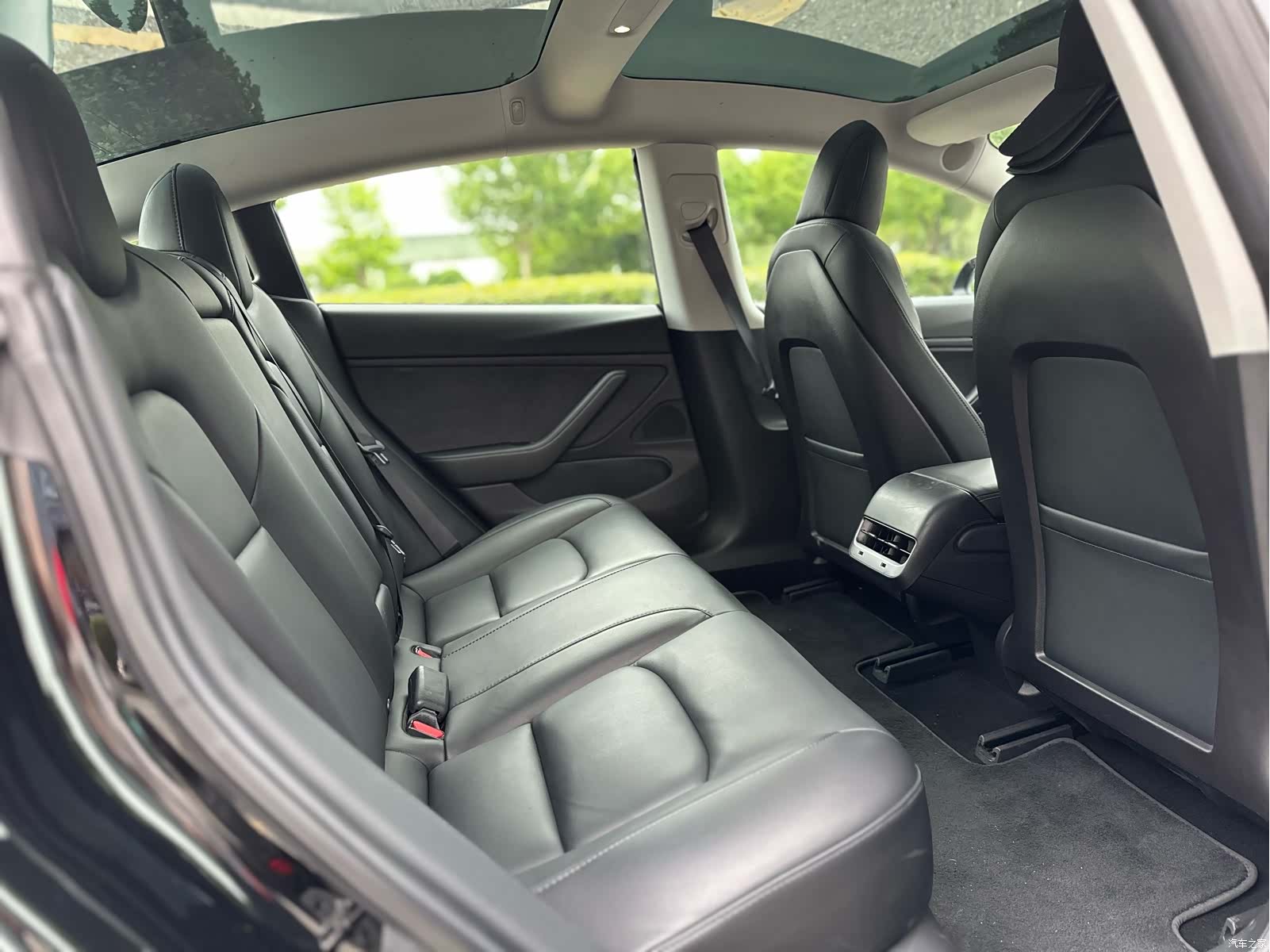 Tesla Model 3, 2019 10