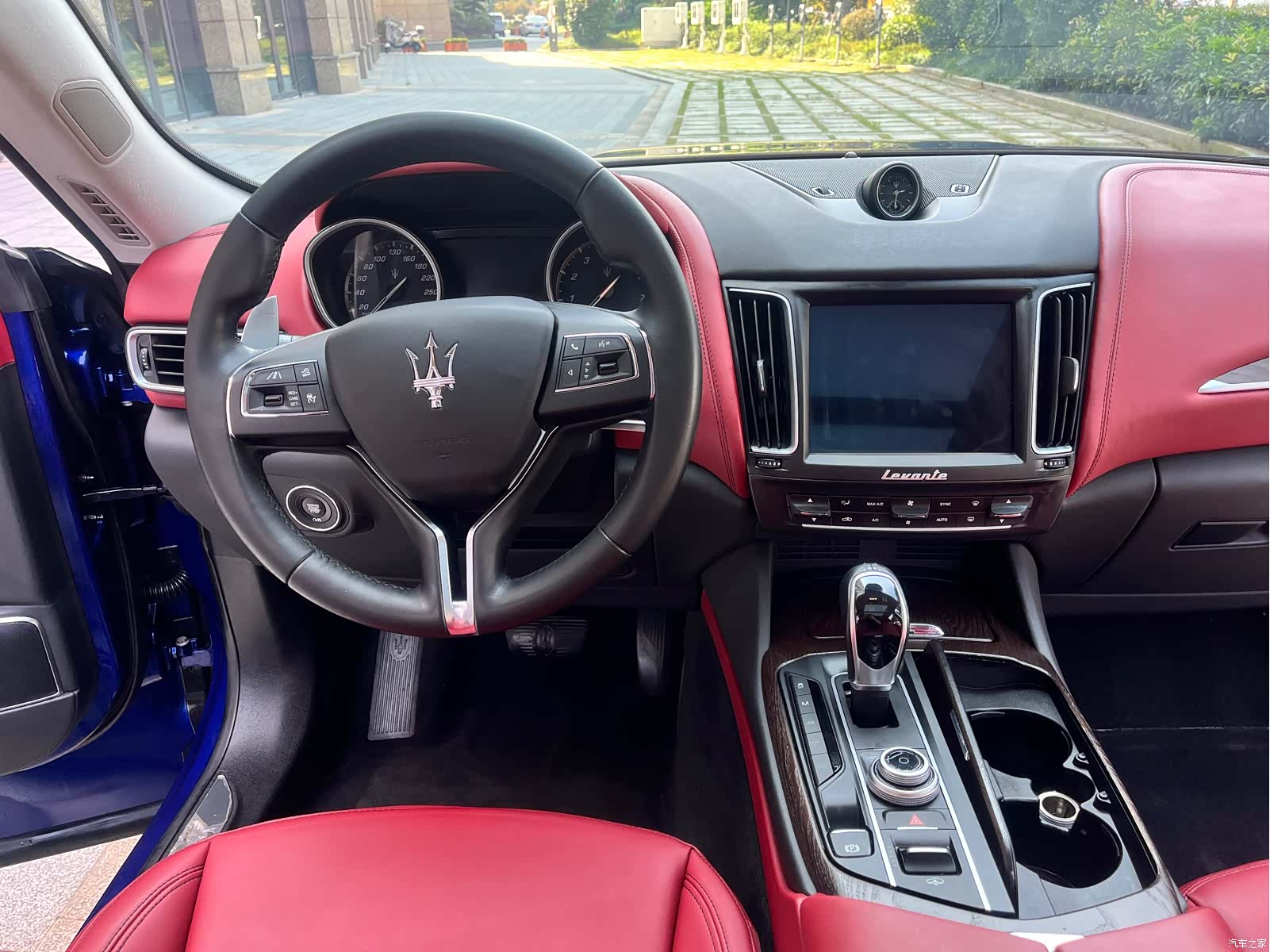 Maserati Levante, 2017 6