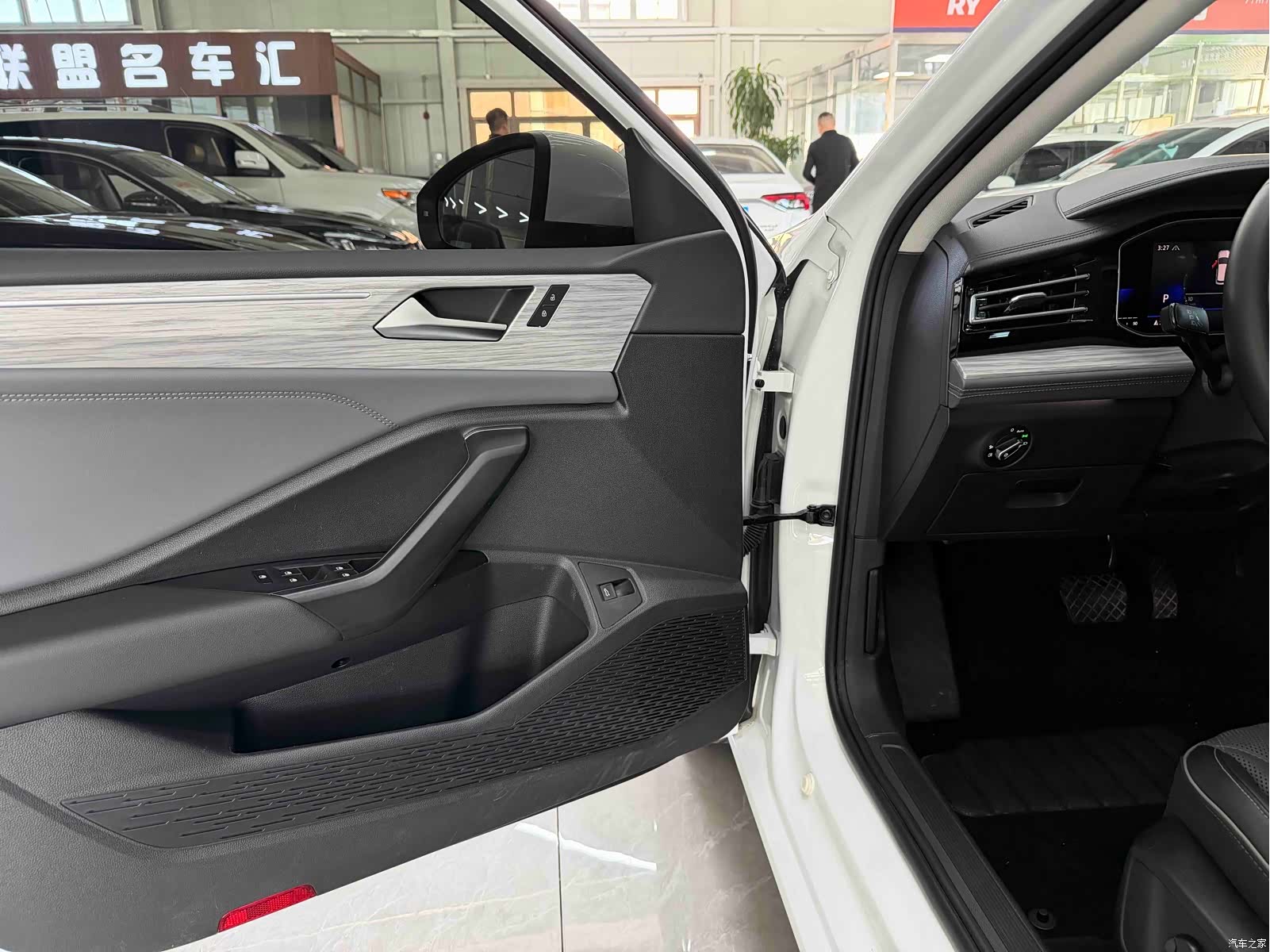 Volkswagen Sagitar, 2022 9