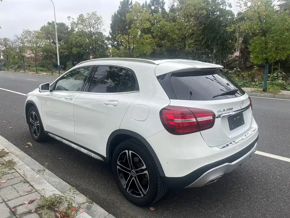 Mercedes-Benz GLA