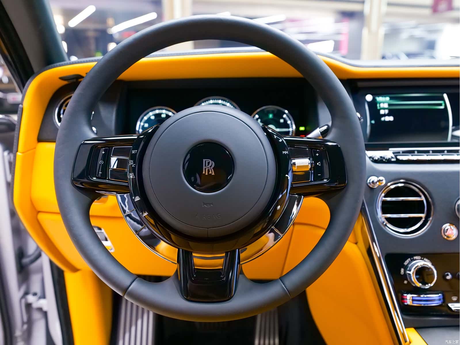 Rolls-Royce Cullinan, 2023 13