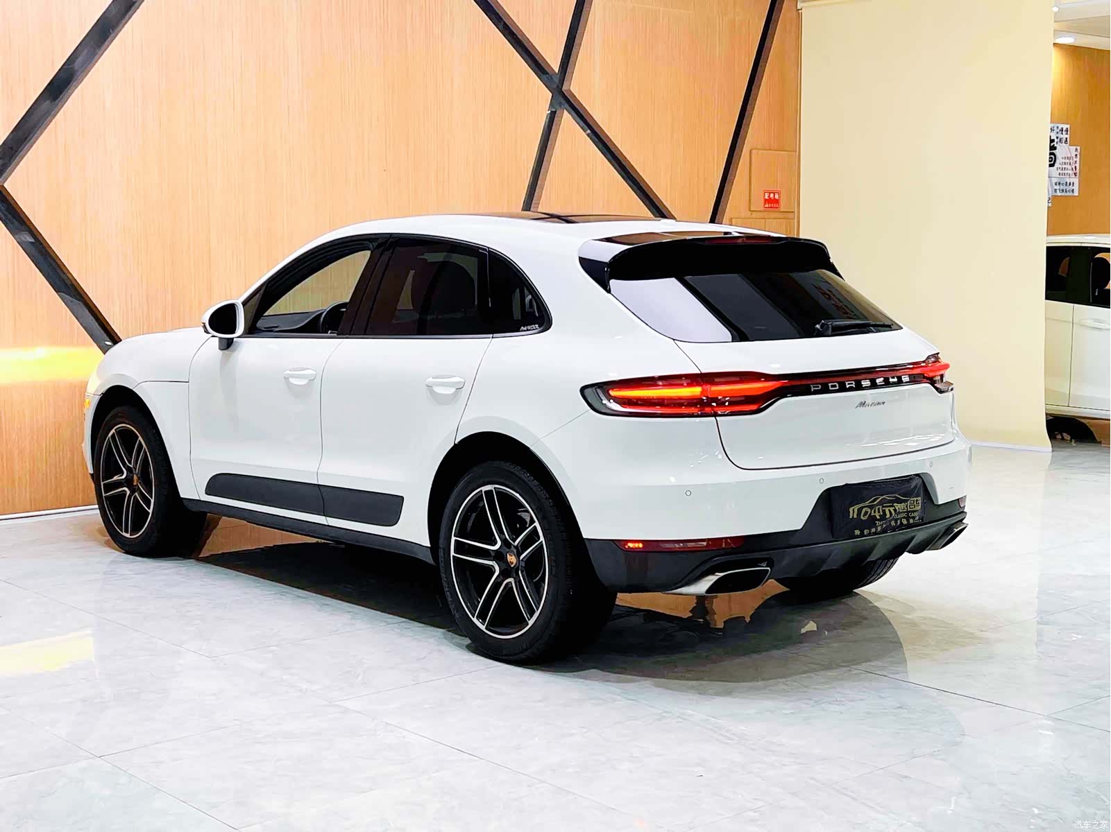 Porsche Macan, 2026 11