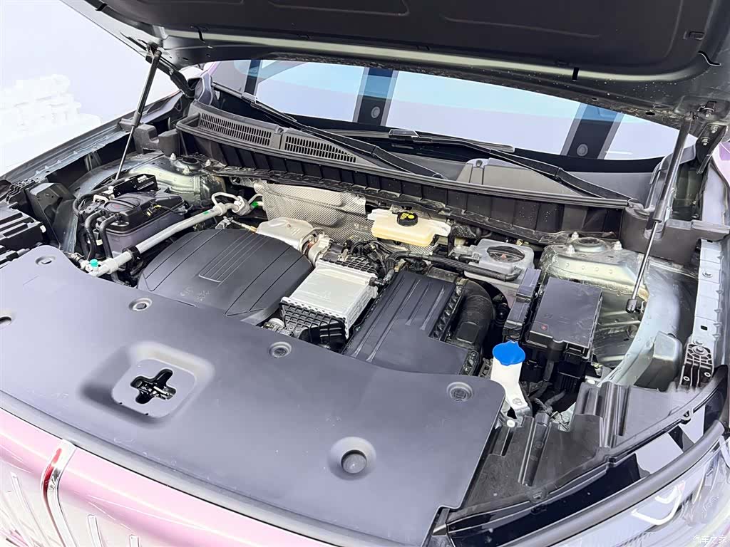 Hongqi HS6, 2026 27