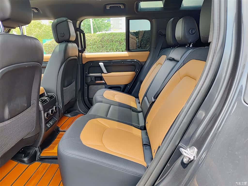 Land Rover Defender, 2023 8