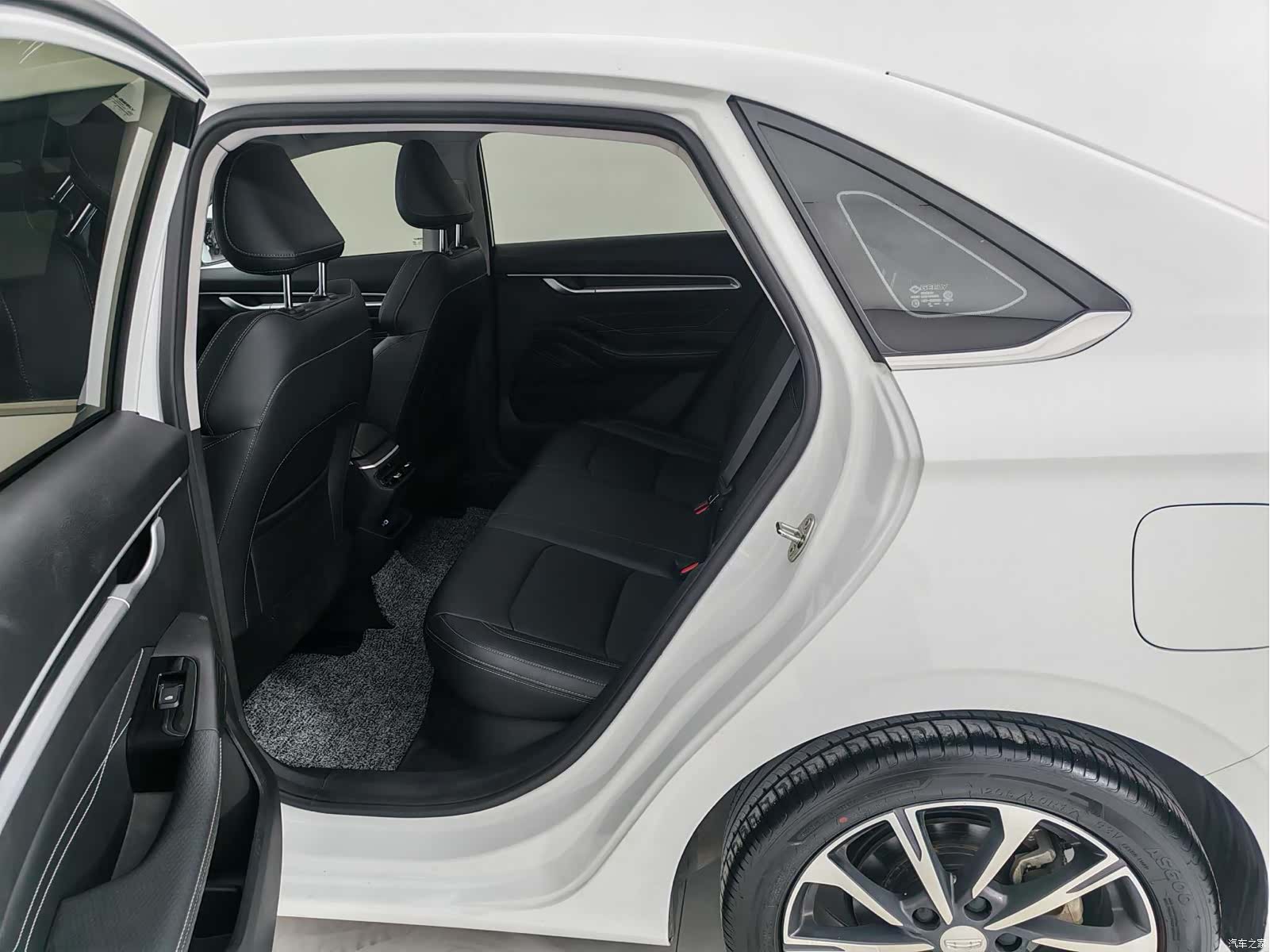 Geely Emgrand, 2024 6