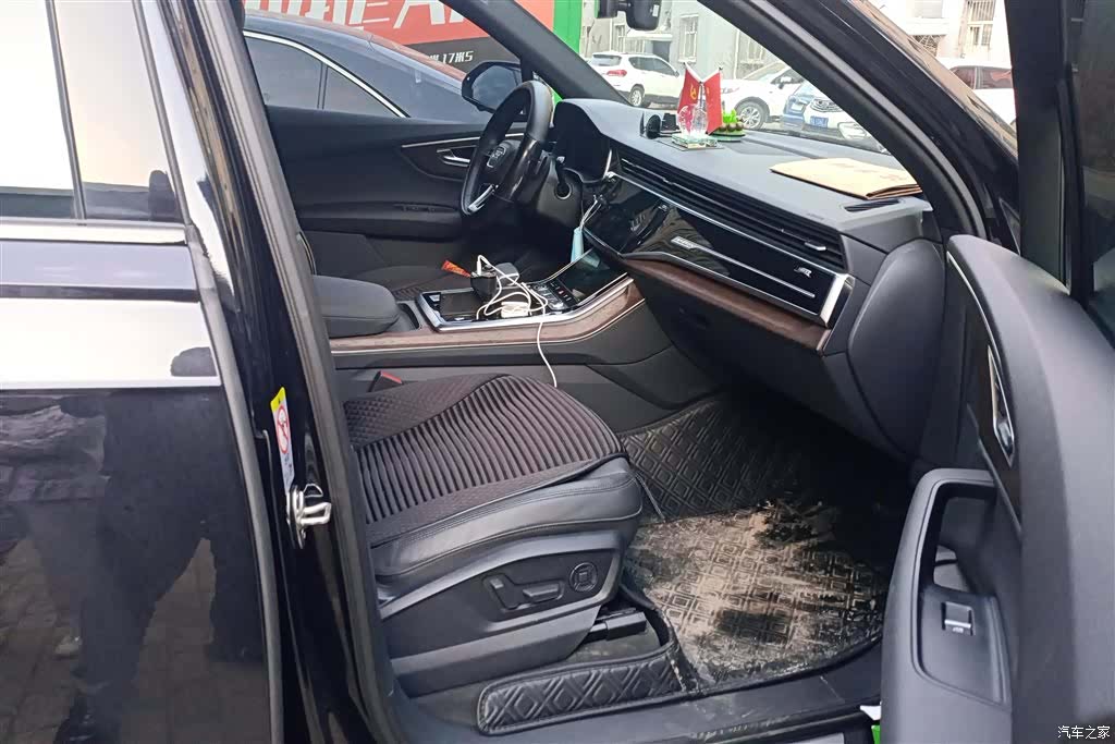 Audi Q7, 2021 8