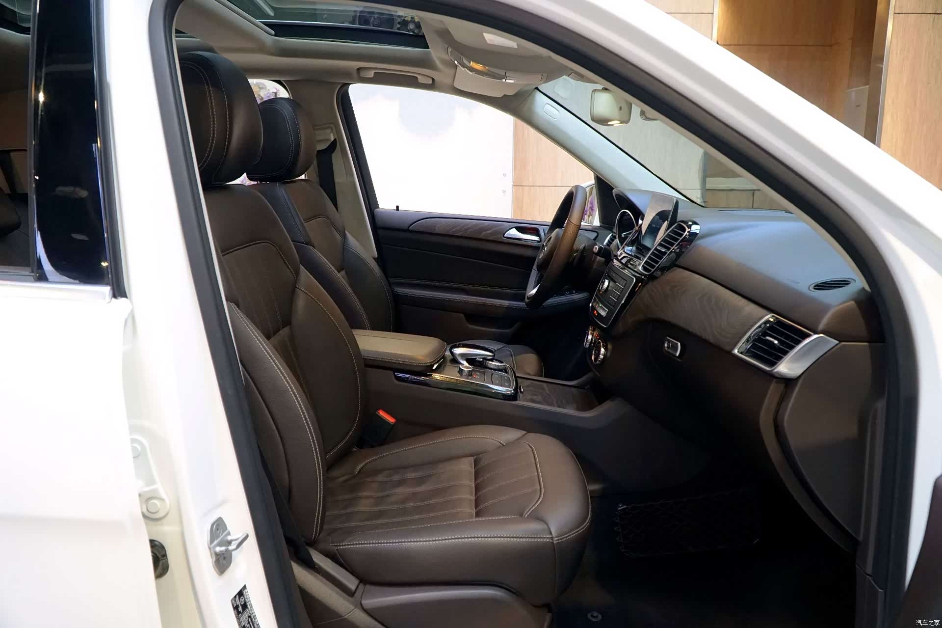 Mercedes-Benz GLE, 2016 3