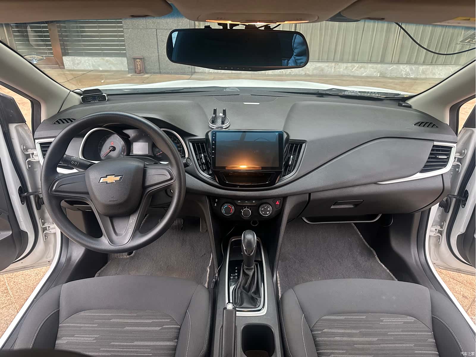 Chevrolet 320, 2019 6