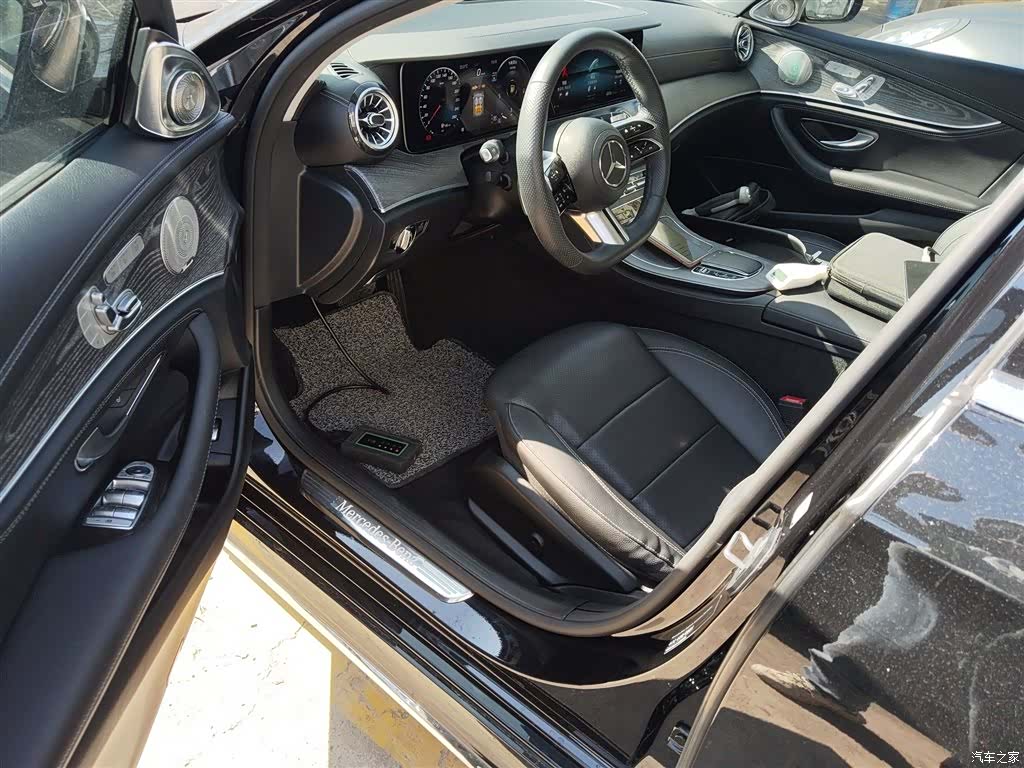 Mercedes-Benz E-Class, 2023 16