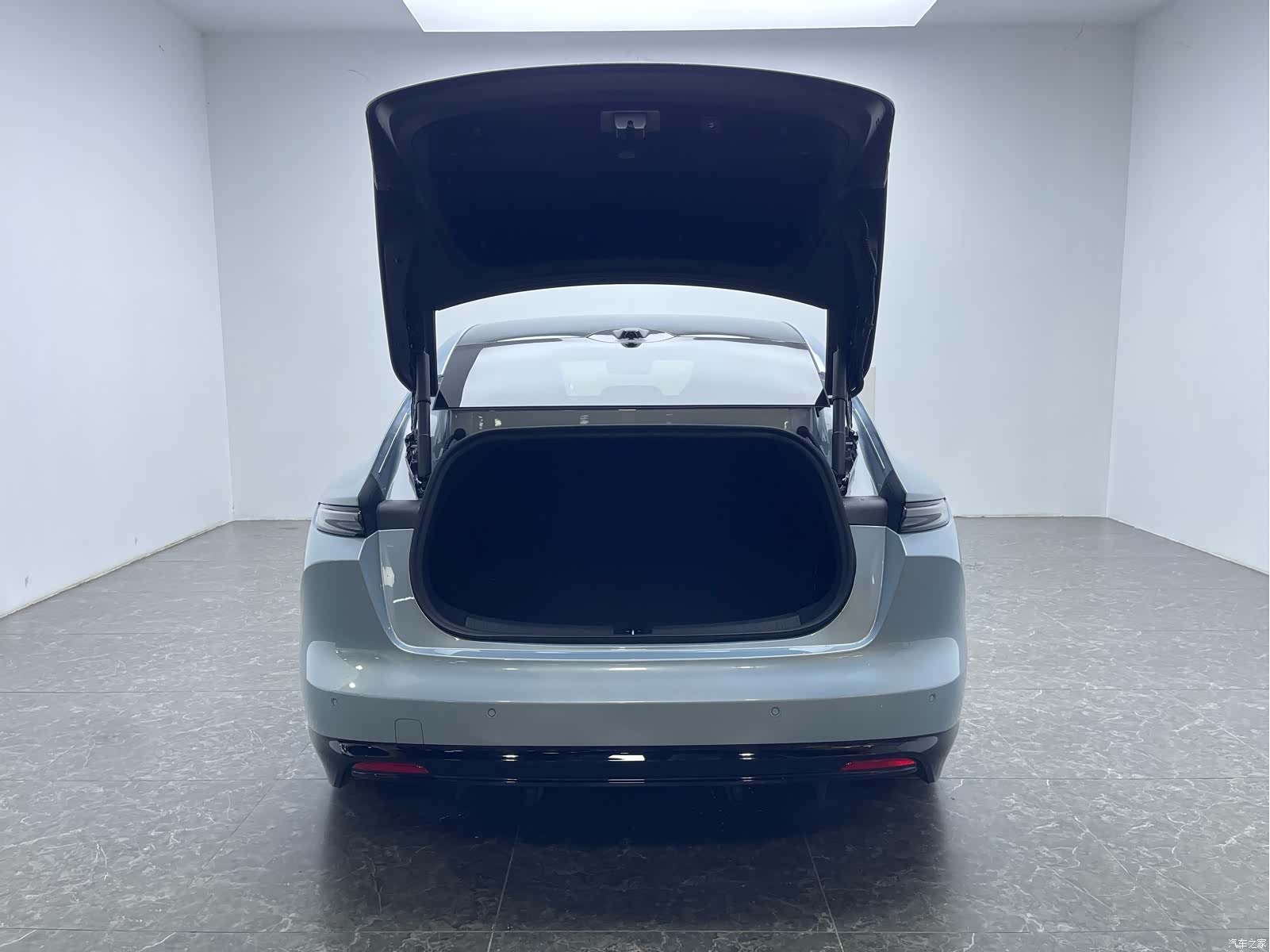 NIO ET5, 2025 все фото