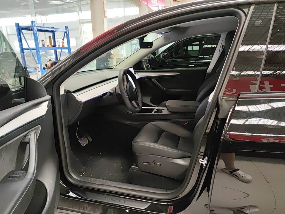Tesla Model Y Tesla Model Y