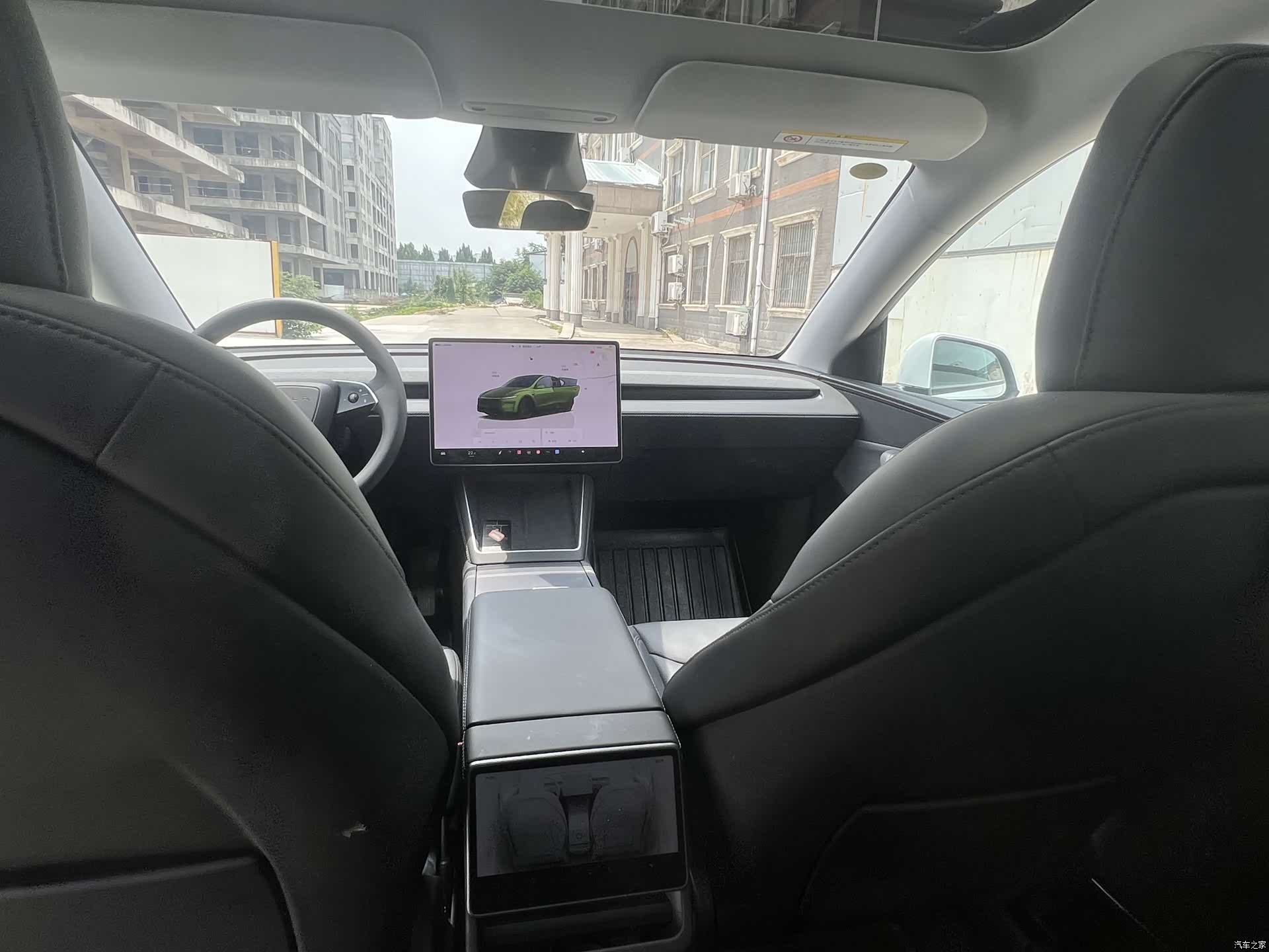 Tesla Model Y, 2025 все фото