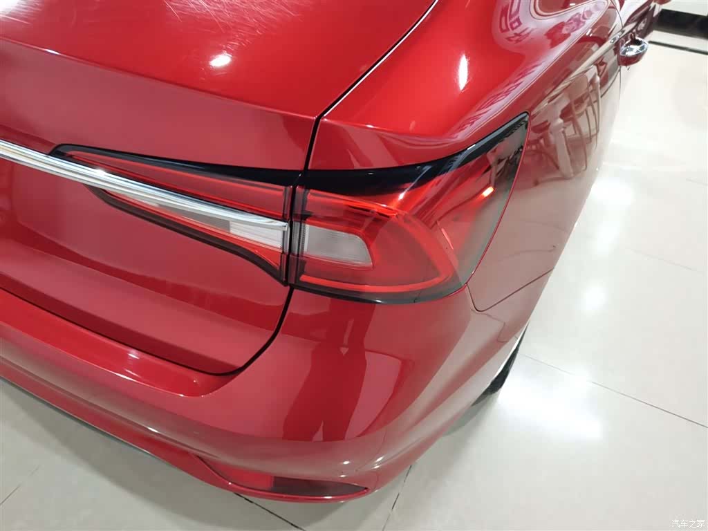 Roewe i5, 2020 8