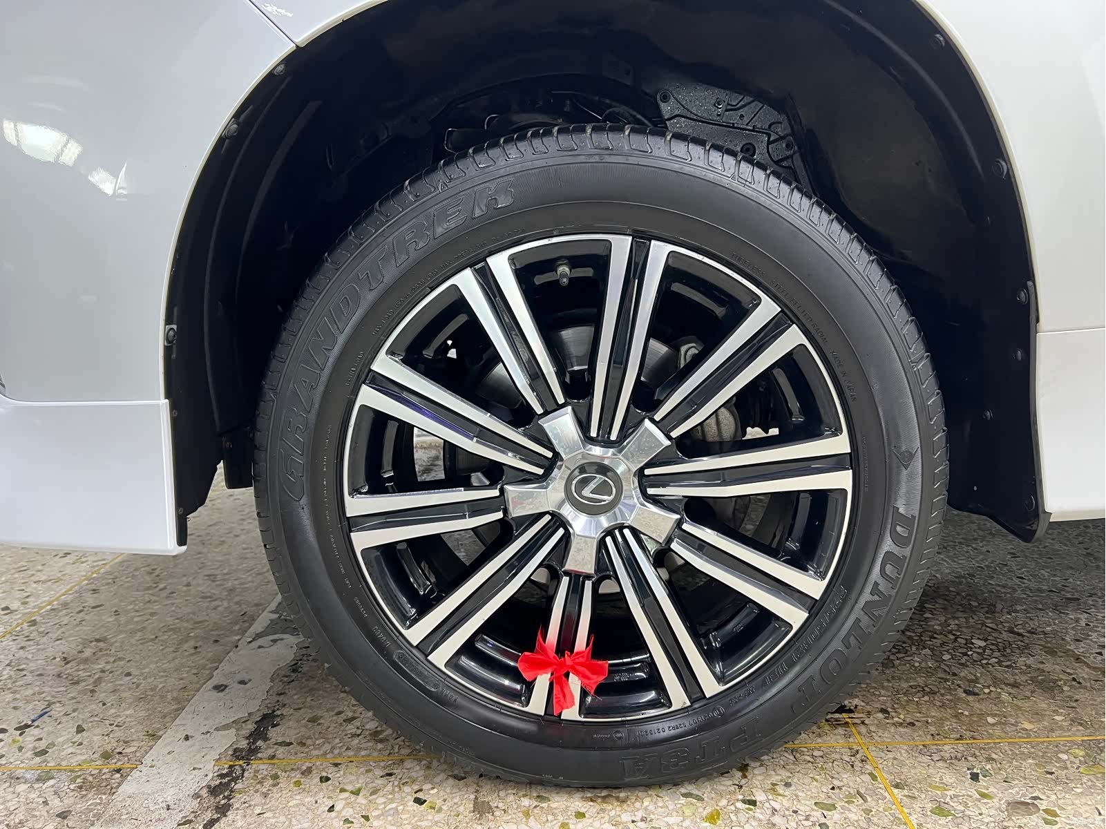 Lexus LX, 2018 12