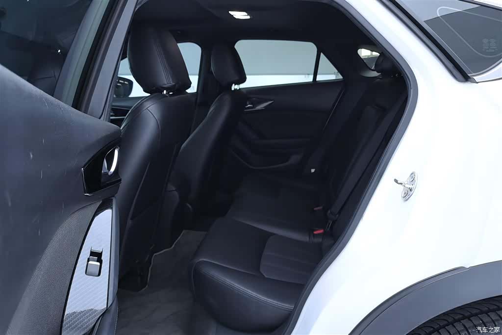 Mazda CX-4, 2020 11