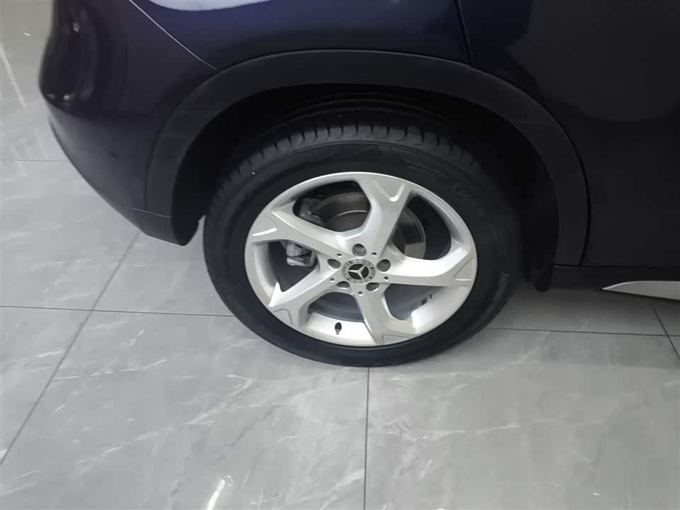 Mercedes-Benz GLA Mercedes-Benz GLA