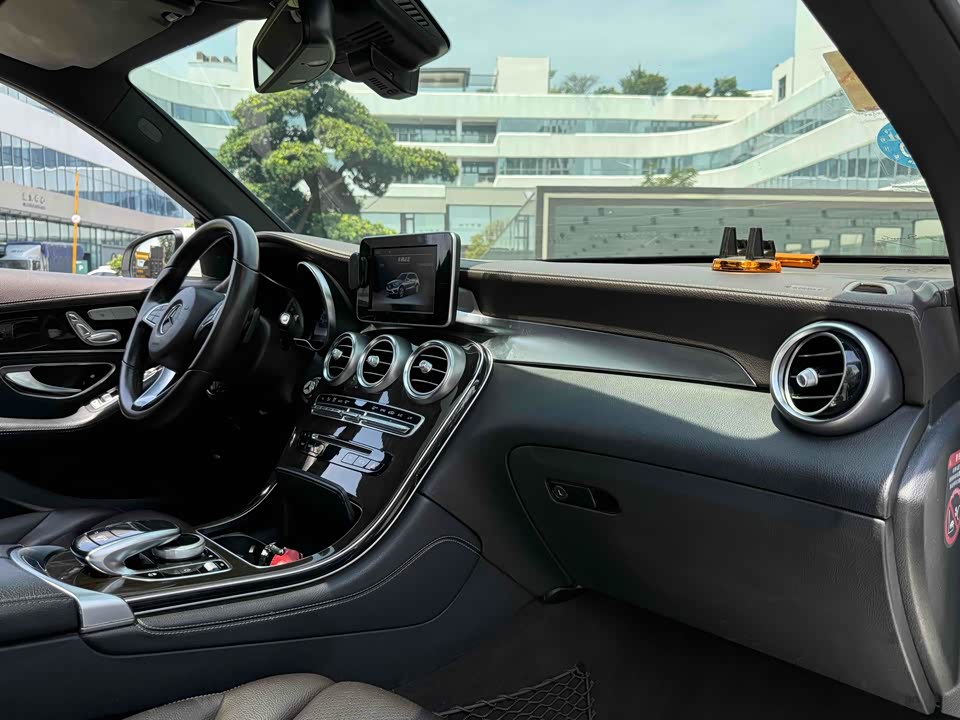 Mercedes-Benz GLC Mercedes-Benz GLC