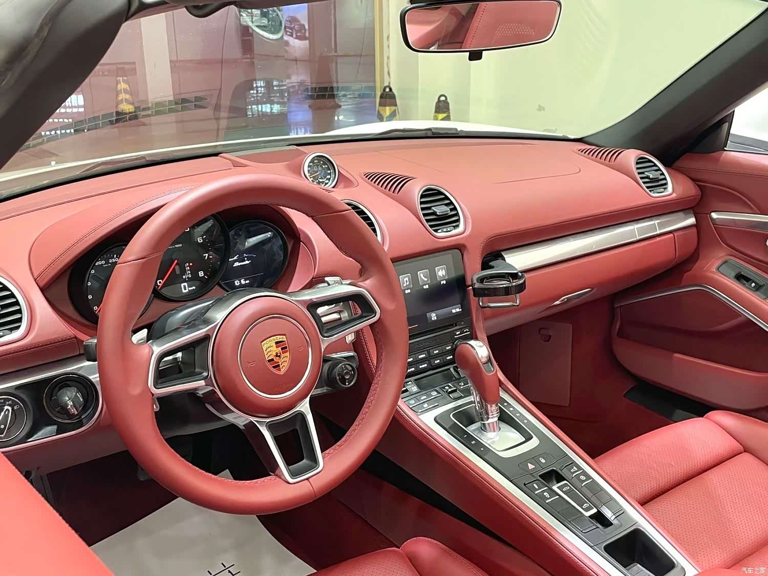 Porsche Boxster, 2018 все фото