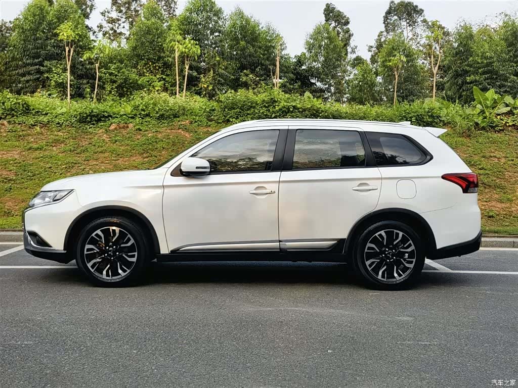Mitsubishi Outlander, 2019 4