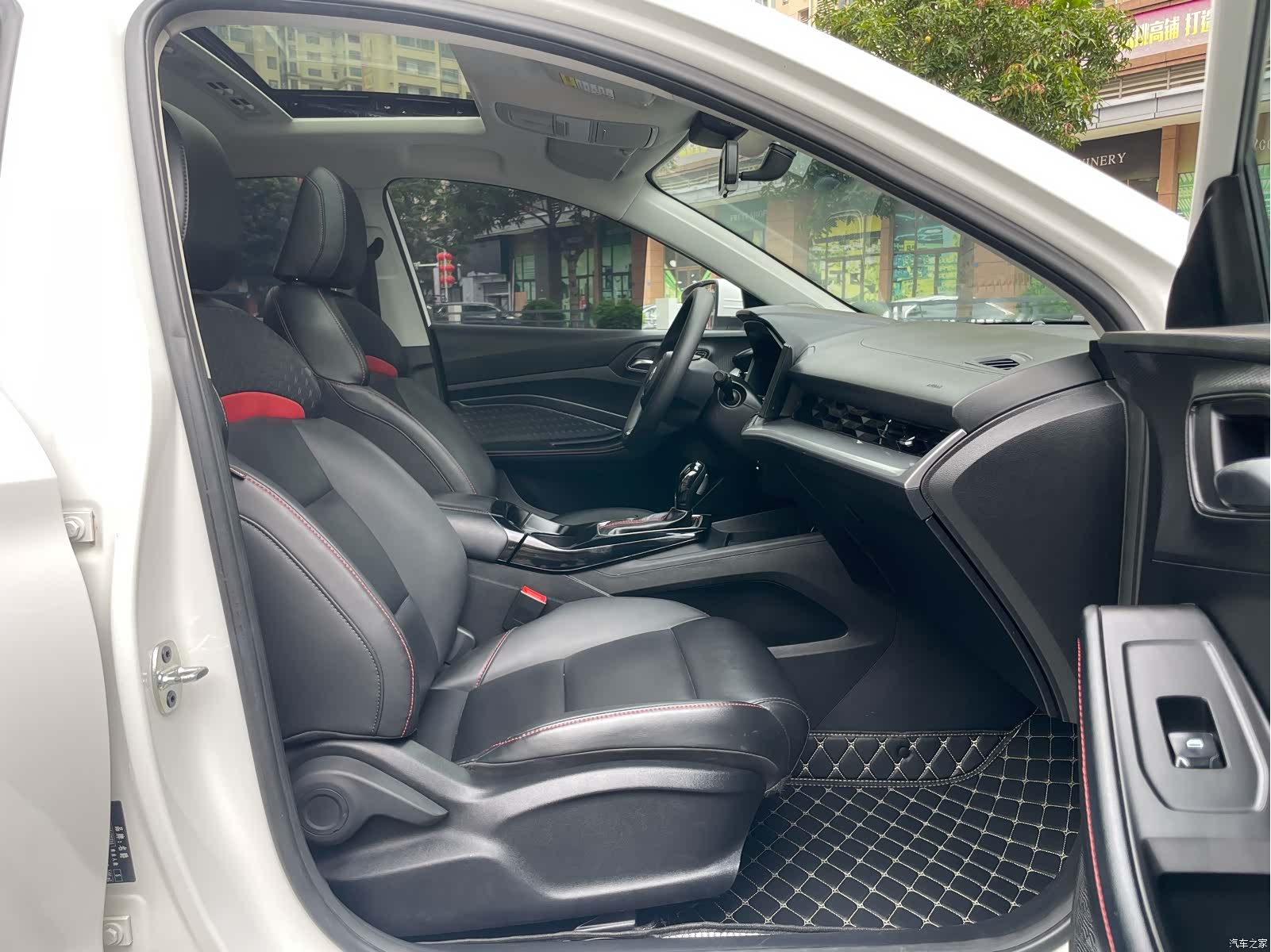 MG MG5, 2023 12