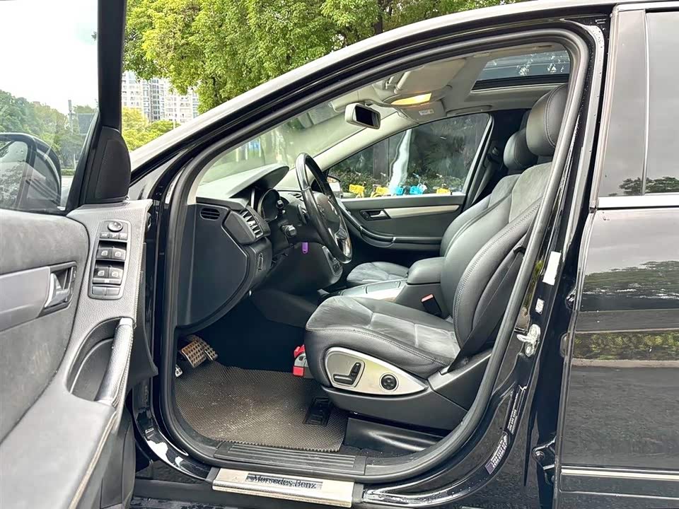 Mercedes-Benz R-class