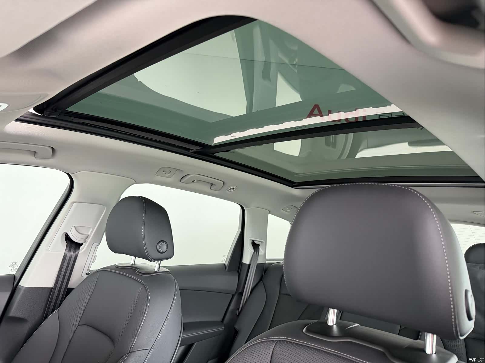 Audi Q7, 2025 14