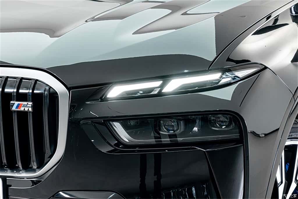 BMW X7, 2025 4