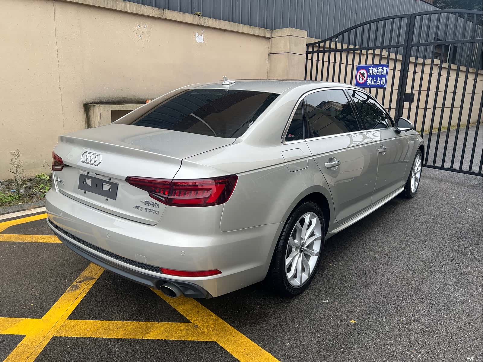 Audi A4L, 2018 4