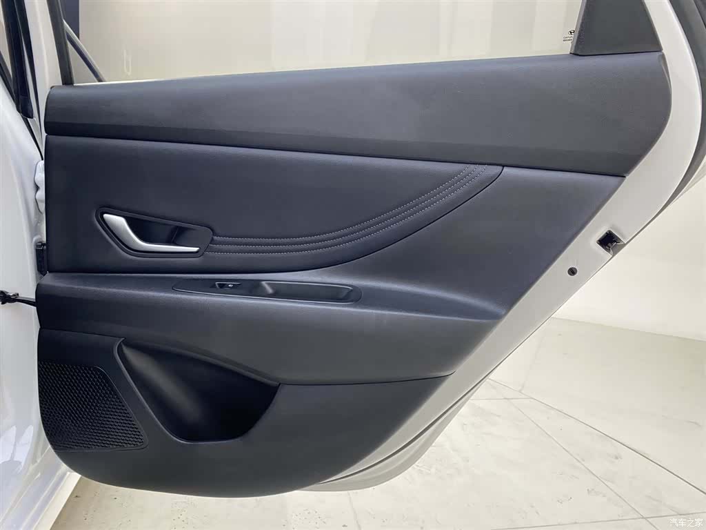 Hyundai Elantra, 2023 15