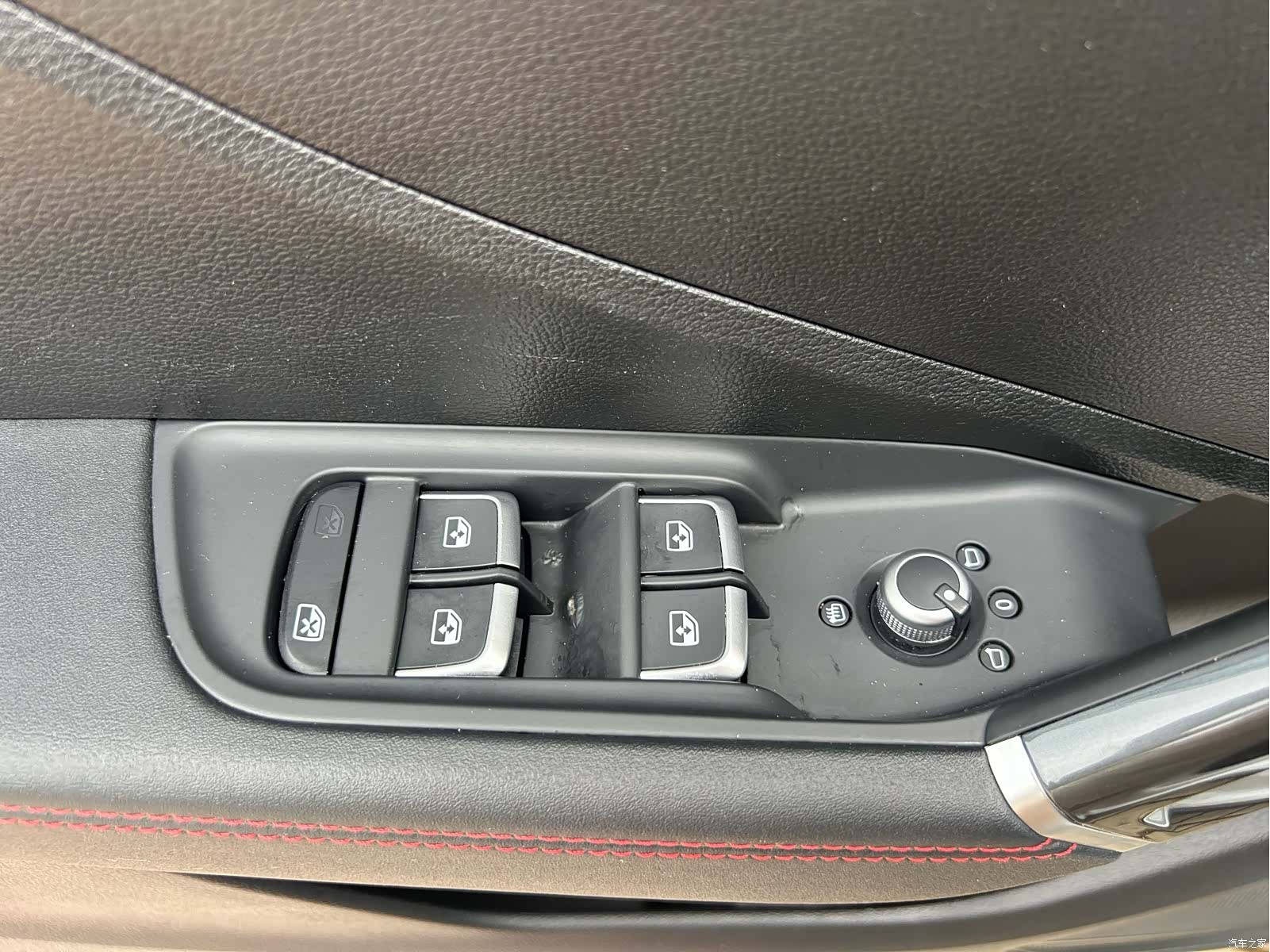 Audi Q2L, 2023 28
