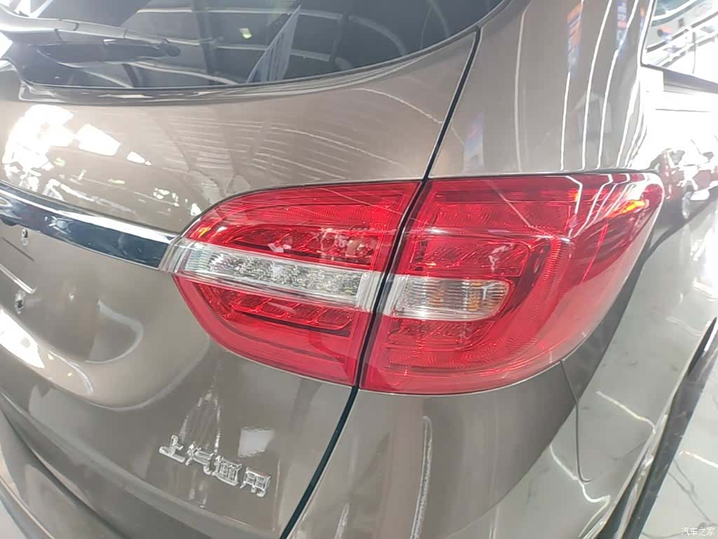 Buick GL8, 2016 8