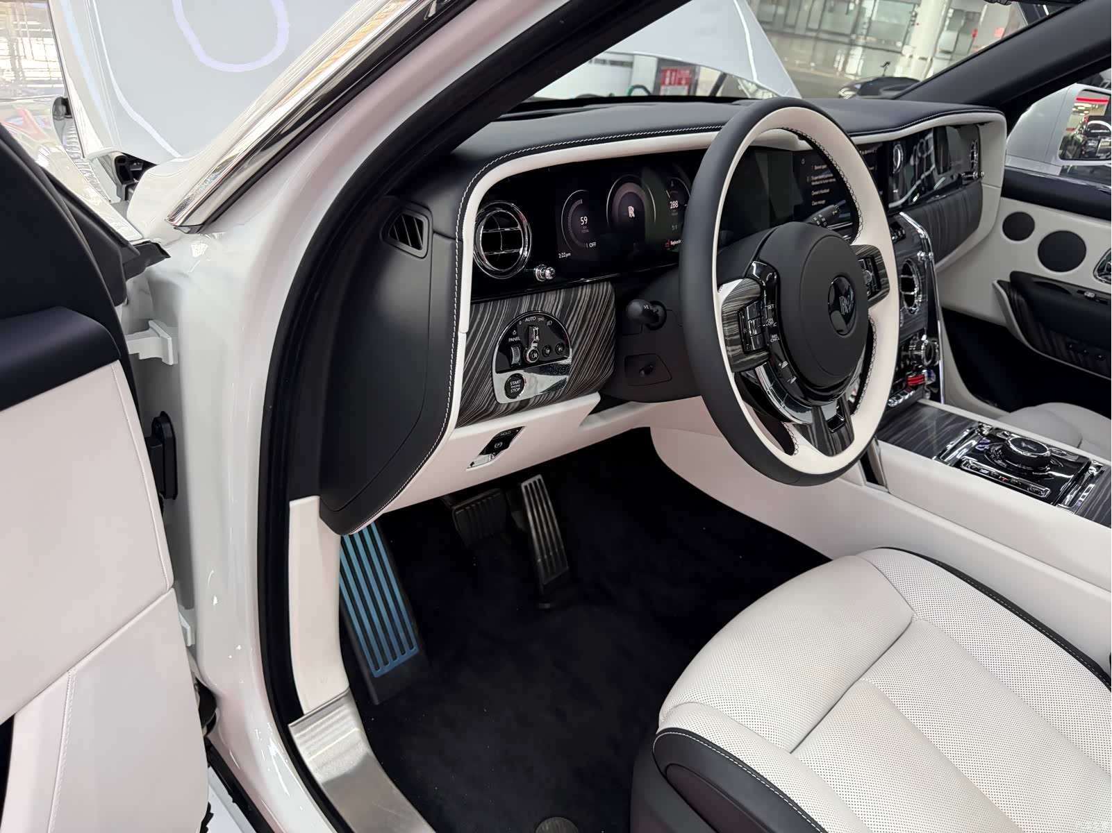 Rolls-Royce Cullinan, 2026 все фото
