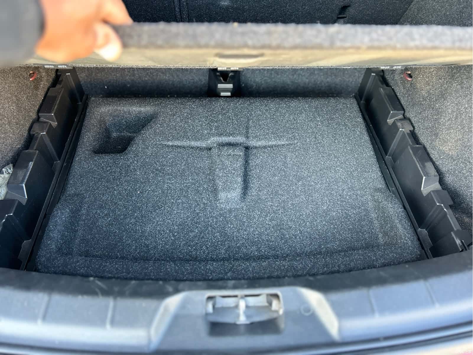 Volvo V40, 2015 35