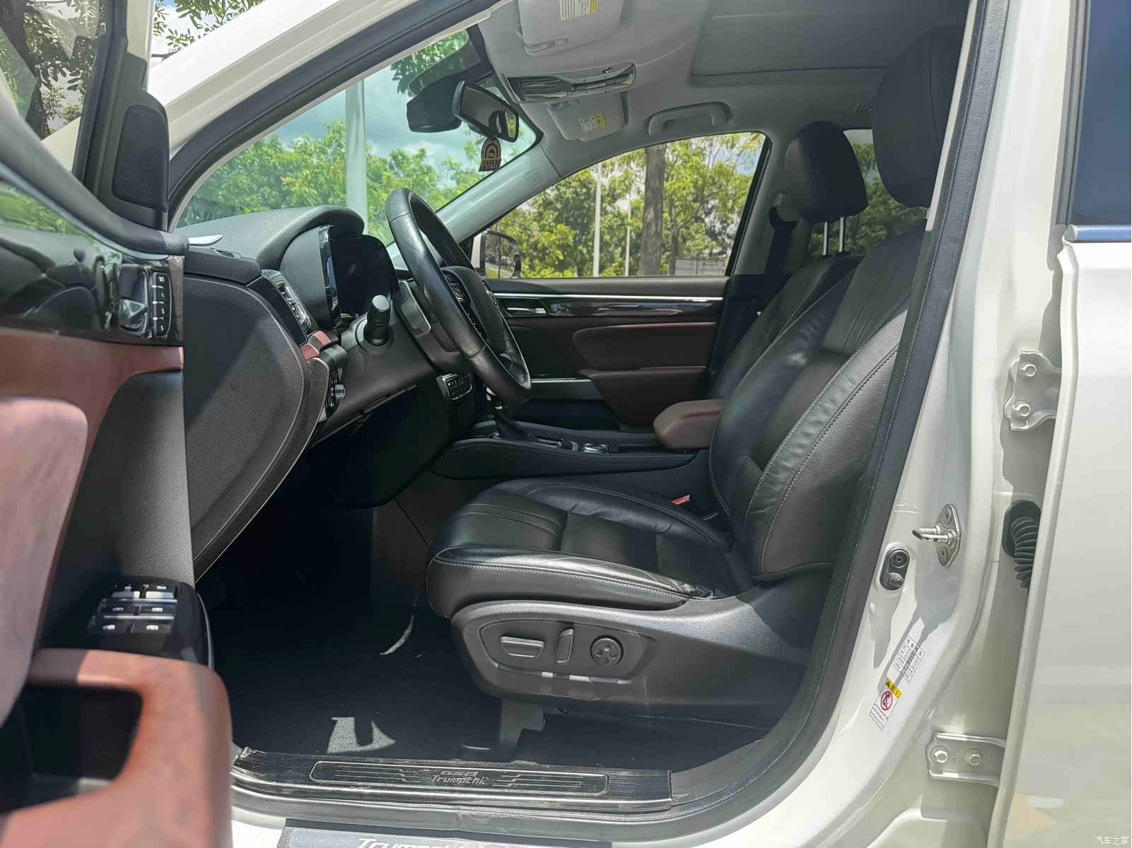 Trumpchi GS8, 2018 13
