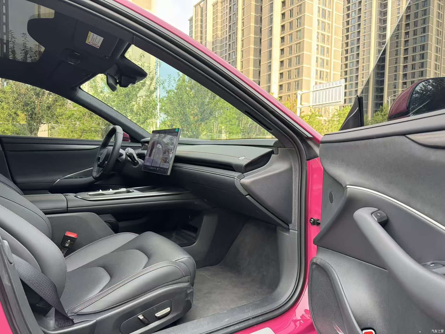 Xiaomi SU7, 2025 4