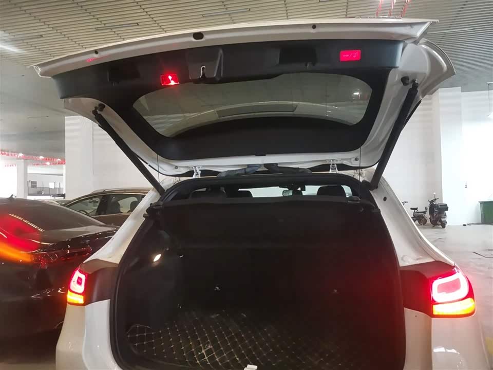Mercedes-Benz GLA Mercedes-Benz GLA