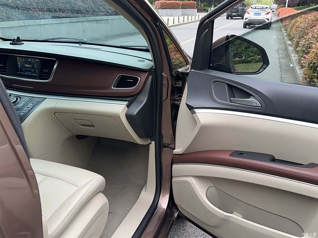 Buick GL8, 2019 18