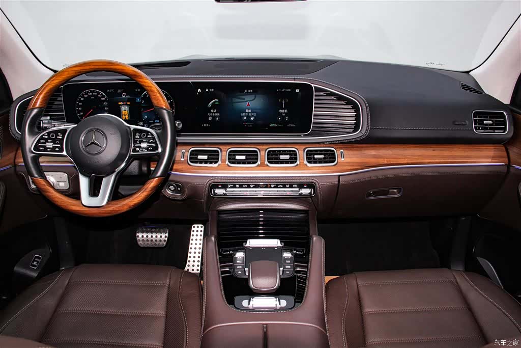 Mercedes-Benz GLS, 2024 14