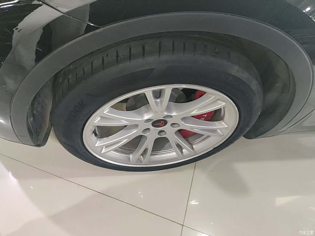 Tesla Model Y, 2023 23