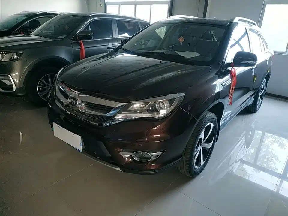 BYD S7