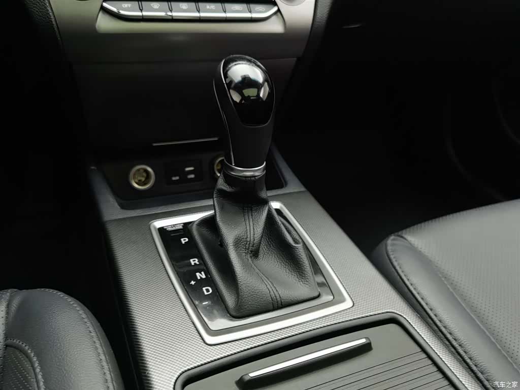 Hyundai DLX, 2017 13